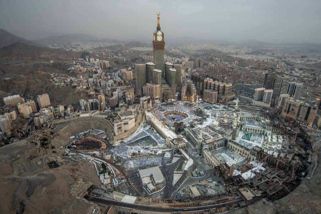 مشاريع الحرمان الشريفان قفزات عملاقة تميز وإعمار وإنجاز وتطوير وجودة وازدهار