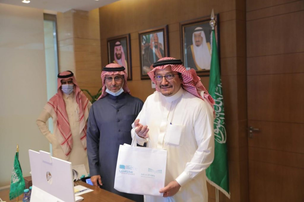 آل الشيخ يدشن المرحلة الثانية من مبادرة التمكين الرقمي لأكثر من 70 ألف طالب وطالبة