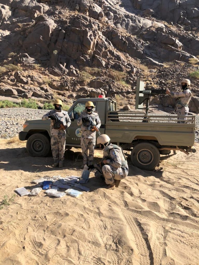 حرس الحدود بجازان يحبط تهريب (60) كيلوجرامًا من نبات القات المخدر