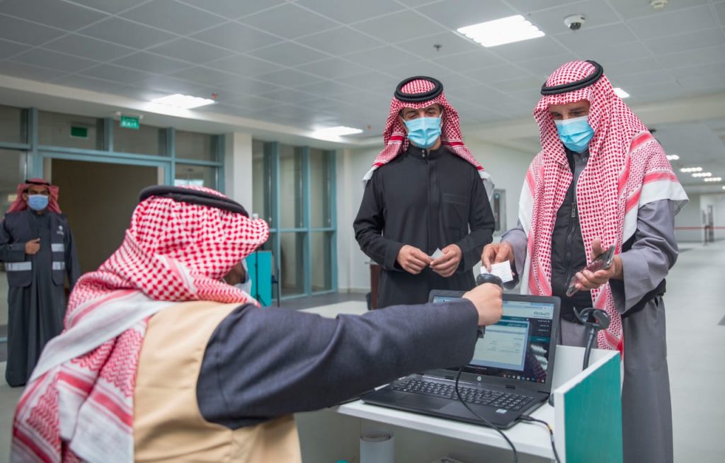 مركز لقاح كورونا بصحة حفر الباطن يواصل استقبال المواطنين والمقيمين