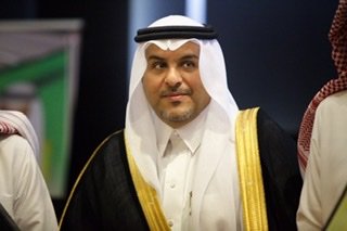محافظ محافظ الطائف يتفقد مركز لقاحات كورونا بجامعة الطائف