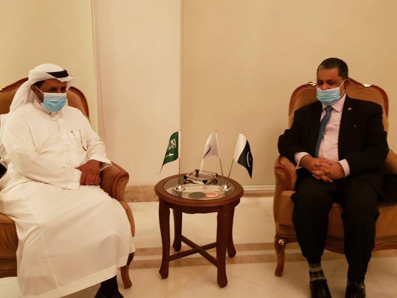 المندوب الدائم للمملكة لدى منظمة التعاون الإسلامي يلتقي بنظيره الباكستاني
