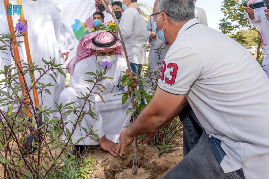 مدير فرع وزارة البيئة والمياه والزراعة بالشرقية يدش فعاليات أسبوع البيئة