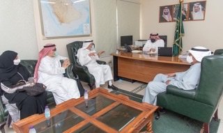 مدير عام هيئة الهلال الاحمر بمنطقة مكة المكرمة يستقبل لجنة أصدقاء الهلال الاحمر بجدة