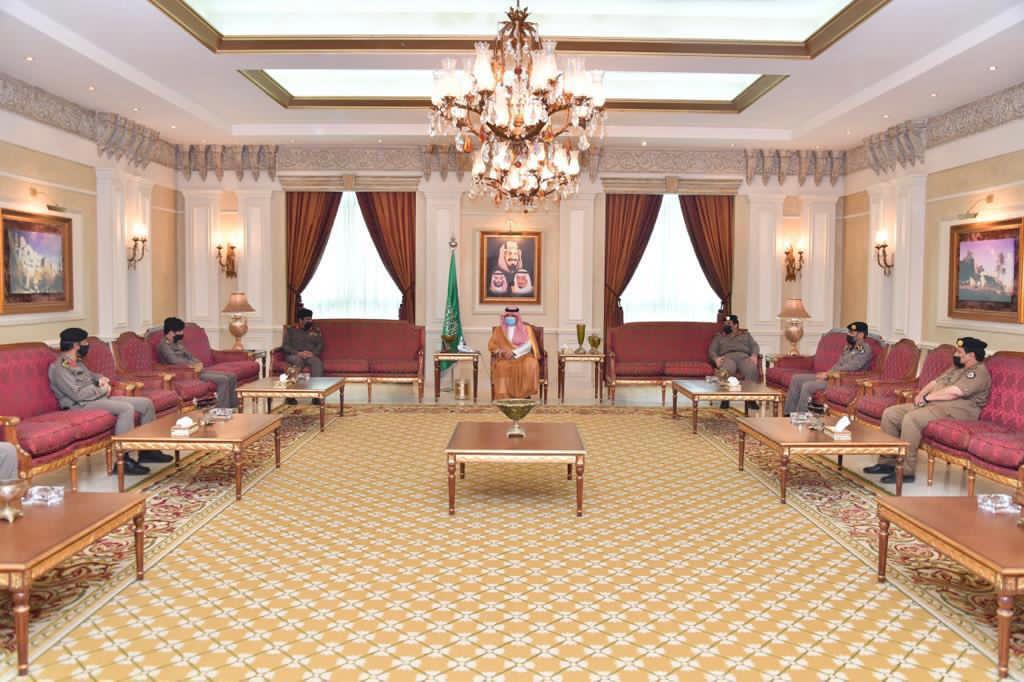 الأمير مشعل بن ماجد يلتقي مدير شرطة جدة والمساعدين ومدراء الشعب