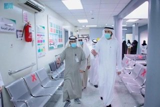 وزير الصحة يتفقد سير مشروعات وبرامج المنشآت الصحية في حائل