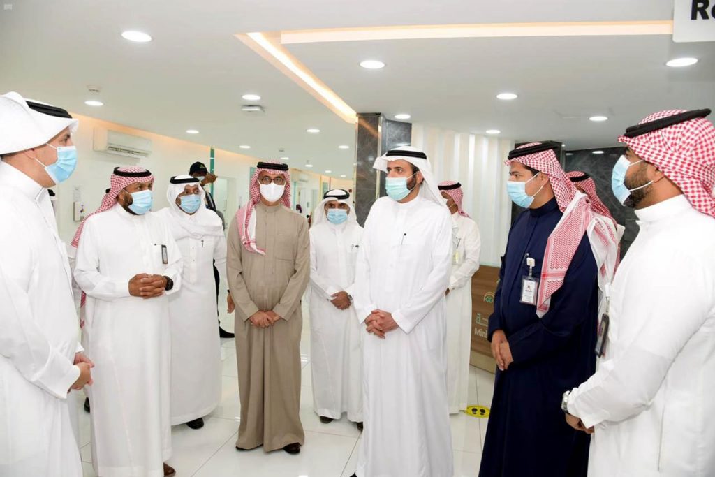 وزير الصحة يتفقد مستشفى الأمير محمد بن فهد ومراكز لقاحات في القطيف والظهران ومركز صحي الفيصلية بالدمام