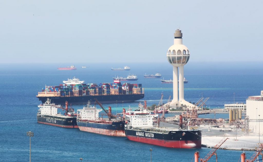 وفد الشورى يتفقد ميناء جدة الإسلامي