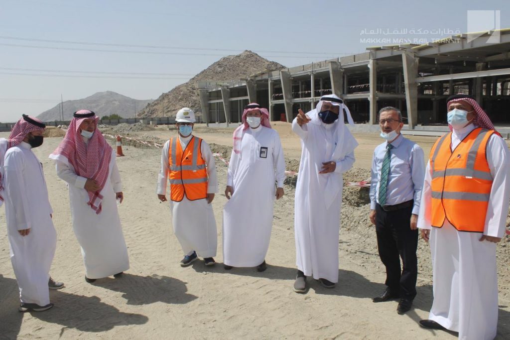 القويحص يتفقد مرافق مشروع النقل العام