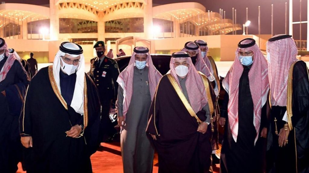سمو ولي عهد مملكة البحرين يغادر الرياض