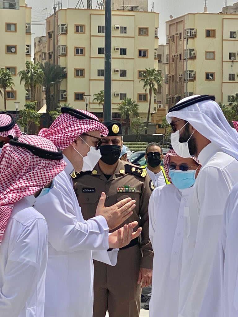الأمير مشعل بن ماجد يقف ميدانيًا على عدد من مشروعات جدة التنموية