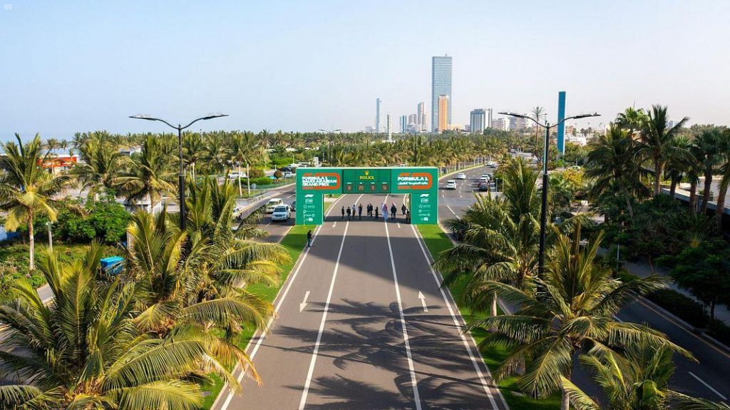 سمو وزير الرياضة يلتقي بالرئيس التنفيذي للفورمولا 1