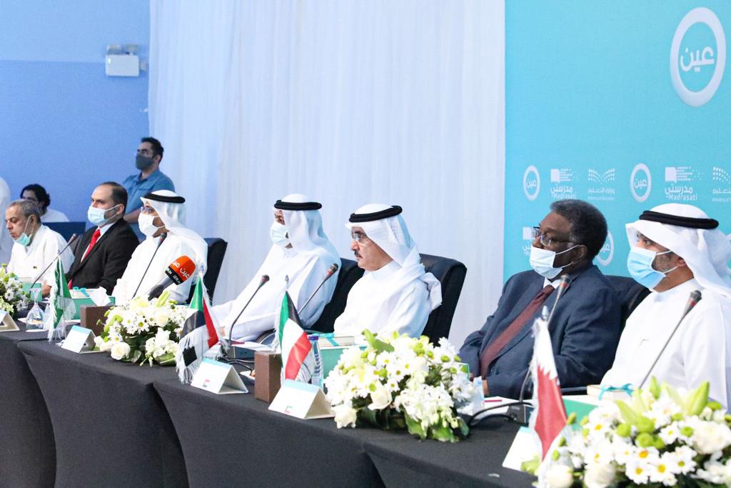 سفراء خليجيون وعرب يثمنون جهود المملكة في تطوير التعليم عن بُعد.. ويشيدون بمنصة مدرستي خلال زيارتهم لمدرسة البث الفضائي ولقاء نائب وزير التعليم