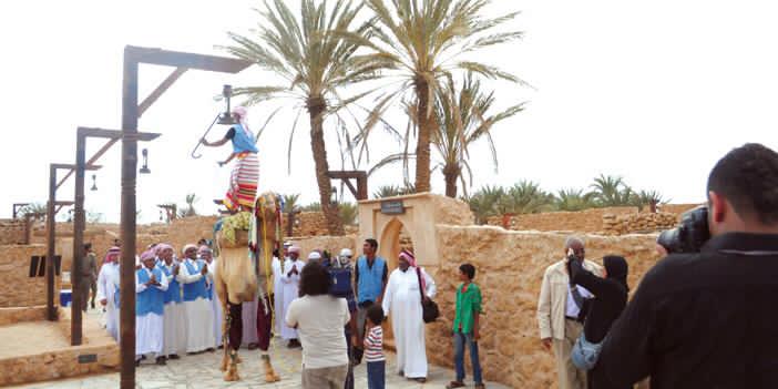 سمو الأمير محمد بن ناصر يتفقد قرية “القصار” السياحية ومتحف الأديب إبراهيم مفتاح بفرسان