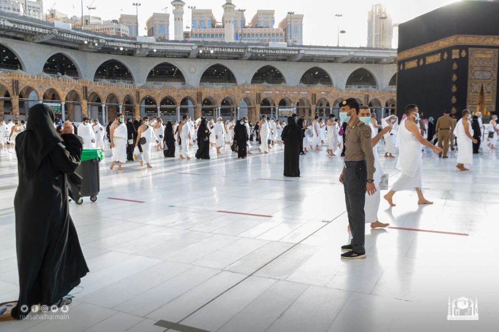 أفراد الأمن المدني بالرئاسة يؤكدون تشرفهم بتنظيم الخدمات الصحية وإجراءات السلامة بالمسجد الحرام