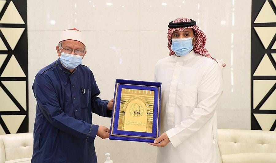 سمو رئيس الجامعة الإسلامية يستقبل وزير الشؤون الإسلامية الماليزي