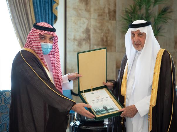 سمو أمير منطقة مكة المكرمة يستقبل محافظ جدة