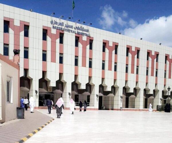 مستشفى عسير يجري أول عملية استبدال مفصل للركبة باستخدام الروبوت الجراحي