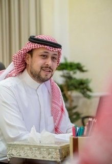 سمو نائب أمير منطقة القصيم يقدم تعازيه لأسرة الراضي