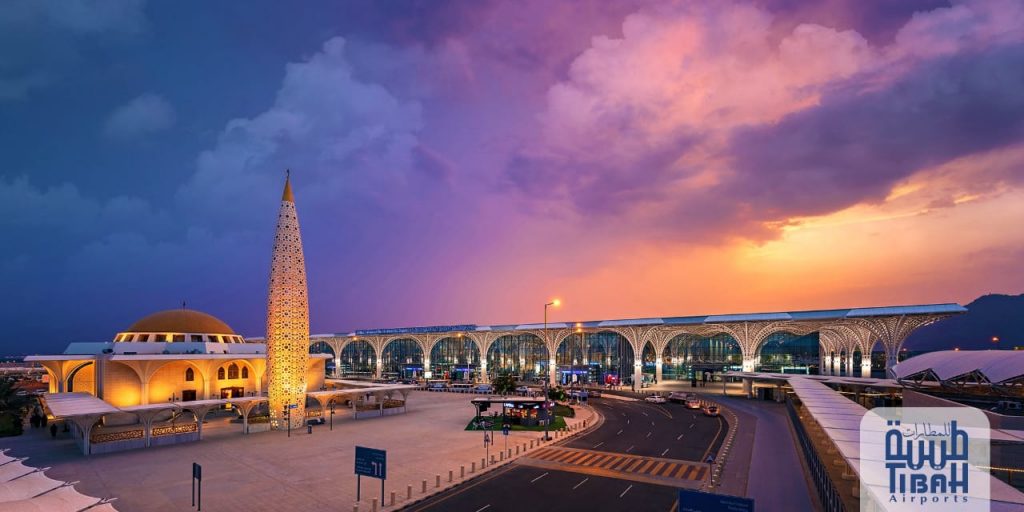 مدير جوازات المدينة المنورة يقف على جاهزية صالات الجوازات بمطار الأمير محمد بن عبدالعزيز الدولي