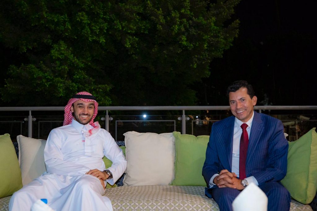 سمو وزير الرياضة يلتقي وزير الشباب والرياضة المصري