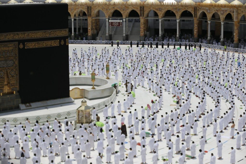 أداء آخر صلاة جمعة بالمسجد الحرام بشهر رمضان المبارك