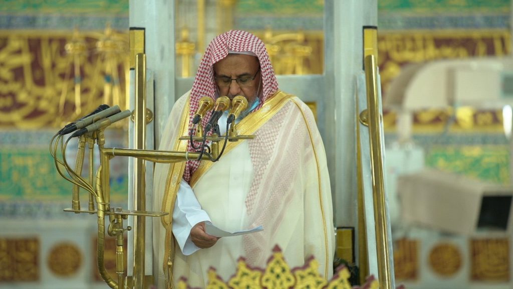 إمام و خطيب المسجد النبوي الشيخ ” حسين آل الشيخ” : أعظم مقاصد مشروعية صوم هذا الشهر وقيامه أنه يبلغ بالنفوس إلى تحقيق تقوى الله جلا وعلا