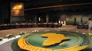 مجلس السلم والأمن الأفريقي يحتج على «التوزيع غير العادل» للقاحات