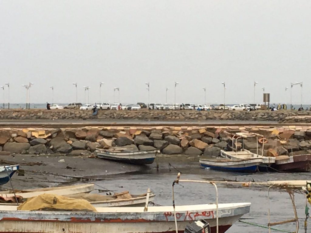 الواجهة البحرية بمركز السهي بصامطة .. خدمات بلدية تستهوي الزوار