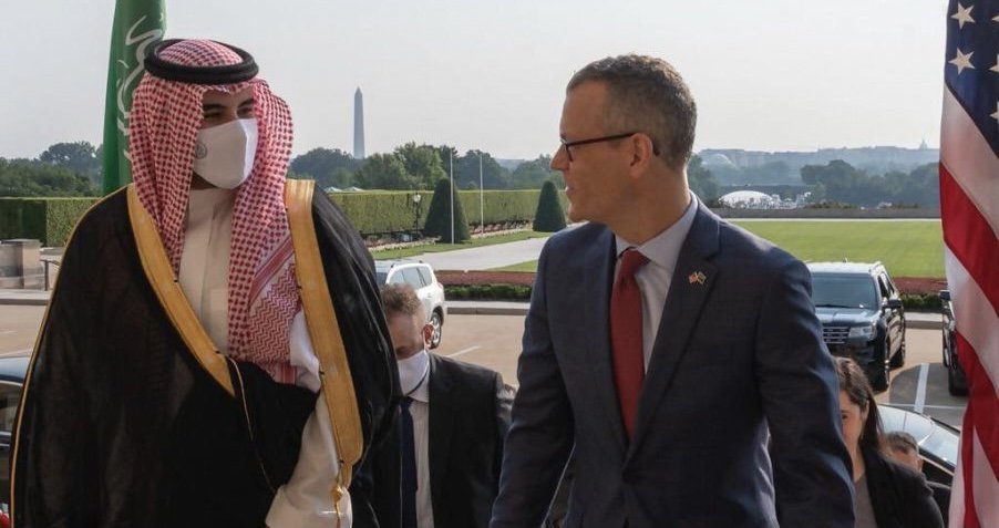 سمو نائب وزير الدفاع يعقد جلسة مباحثات موسعة في وزارة الدفاع الأمريكية مع وزير الدفاع ورئيس هيئة الأركان المشتركة ووكيل وزارة الدفاع للسياسات بواشنطن