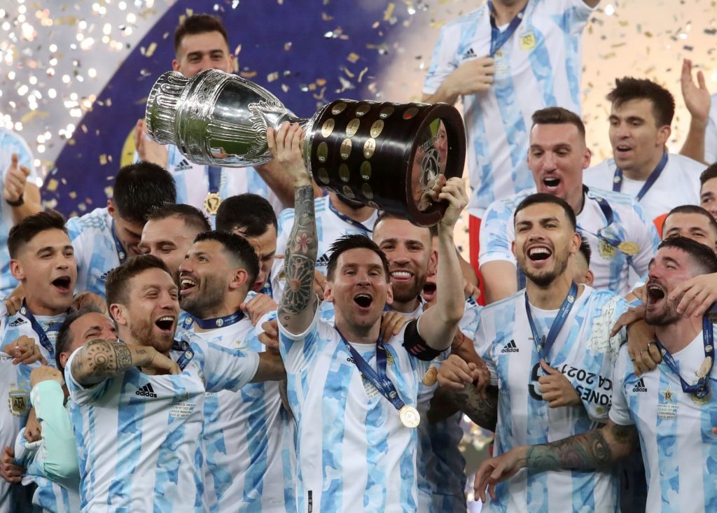 الأرجنتين تتوج ببطولة كأس أمم أمريكا الجنوبية بعد فوزها على البرازيل بهدف دون مقابل