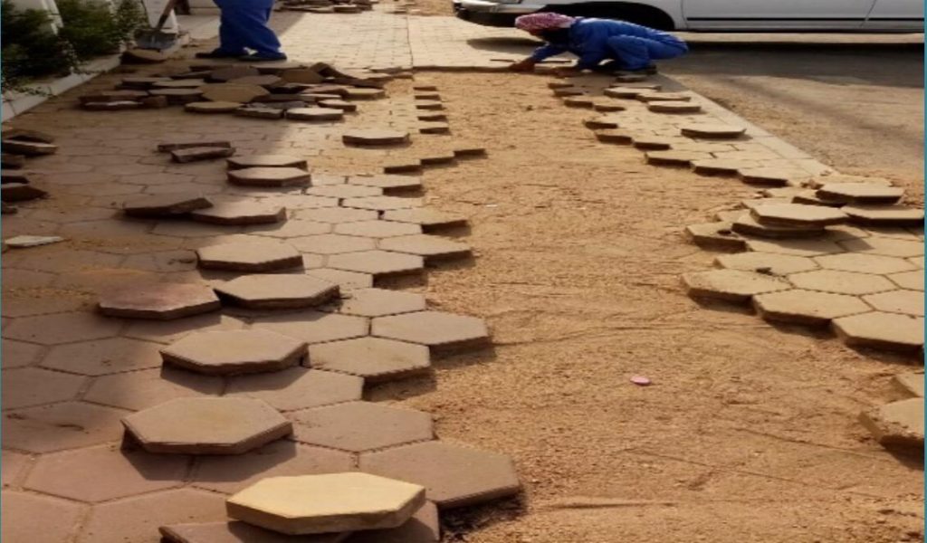 أمانة العاصمة المقدسة تواصل سفلتة وإنارة الطرق بمكة المكرمة
