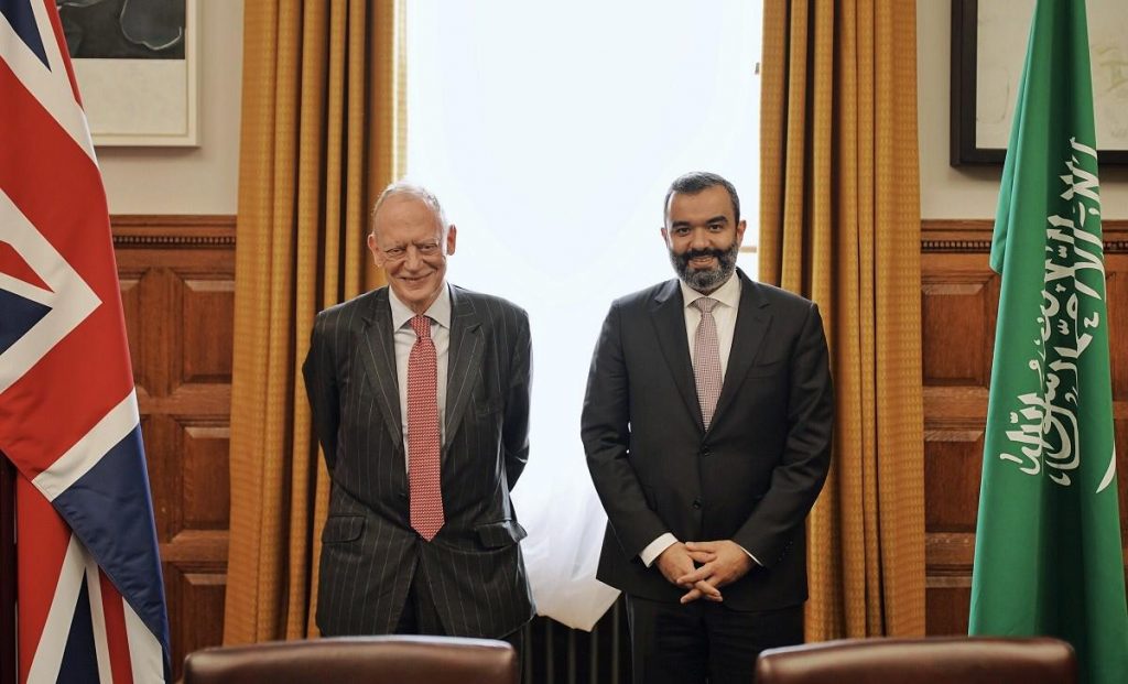 رئيس مجلس إدارة الهيئة السعودية للفضاء يلتقي بوزير الاستثمار البريطاني