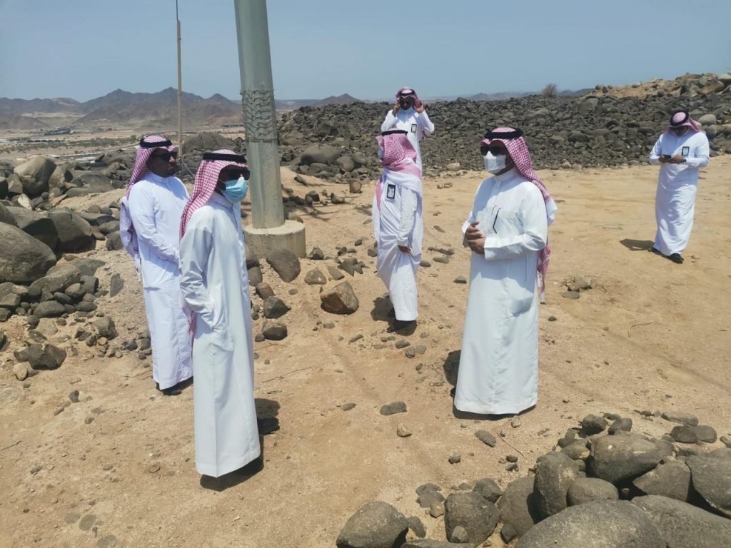 “الزايدي” يتفقَّد طرق عسفان ويتابع أعمال حصر السيارات التالفة في الجموم