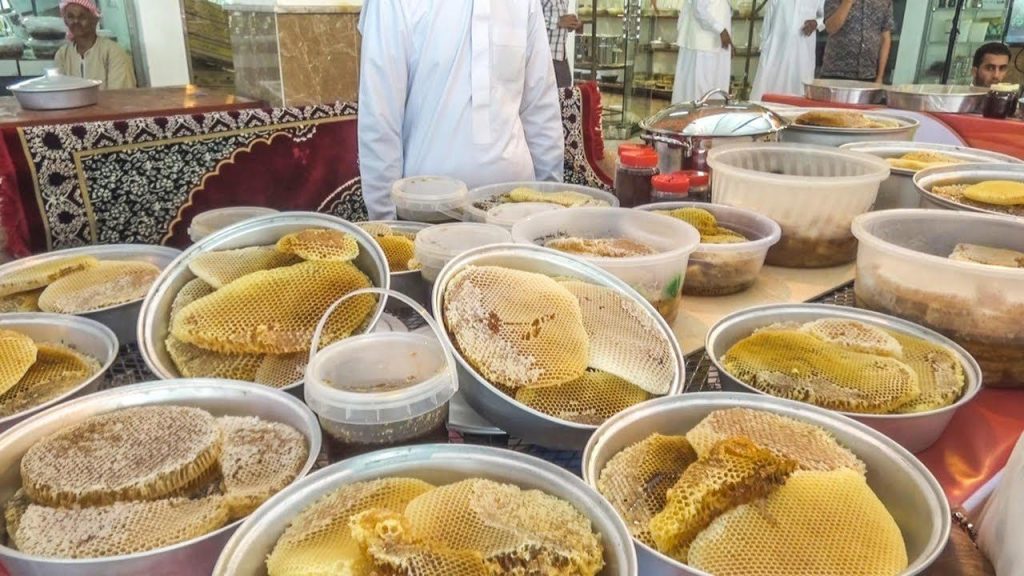 مهرجان العسل الدولي الثالث عشر بالباحة يشهد حركة شرائية نشطة