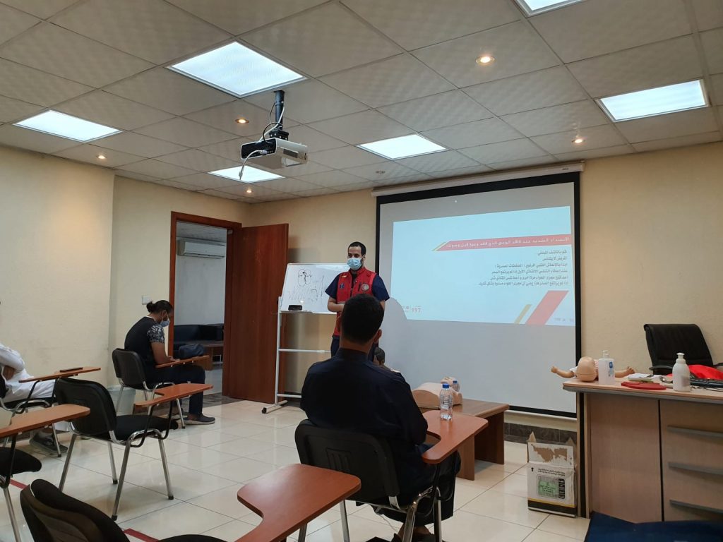 ٢٨٩مستفيدا ومستفيدة من المحاضرات التوعويه والدورات التدريبية التي اقامتها هيئة الهلال الاحمر السعودي بالعاصمة المقدسة