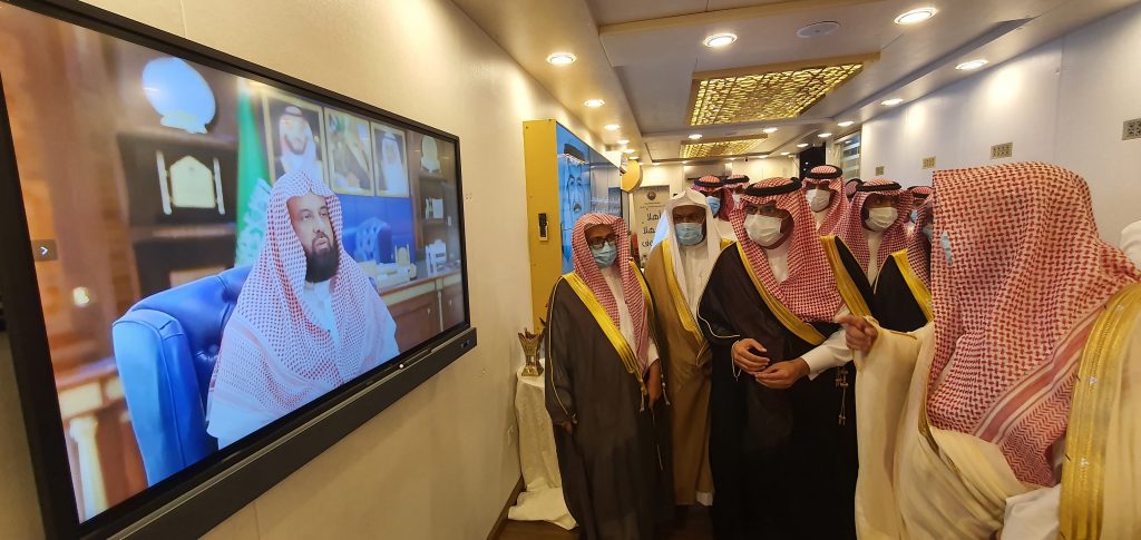 وكيل محافظ الطائف يدشن معرض المنصة الرقمية التوعوية بالطائف