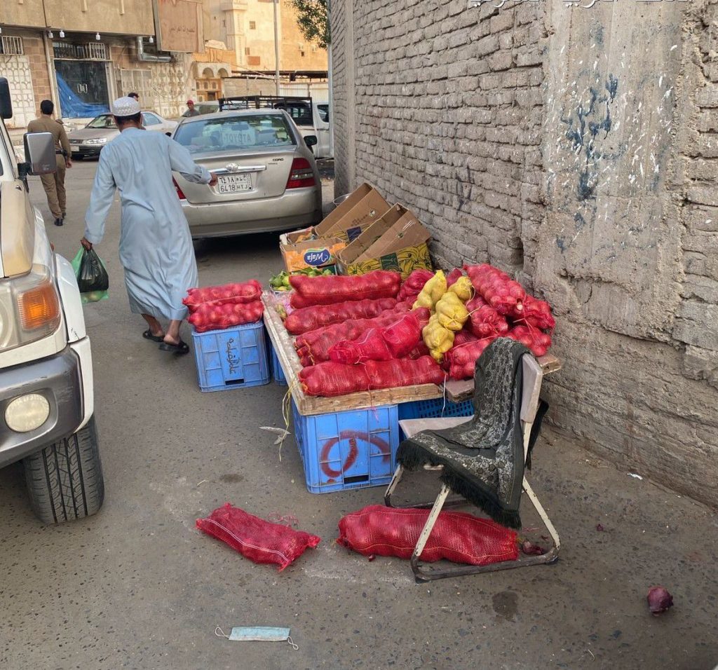 مصادرة 3 أطنان من الخضروات وطنين من السمك الفاسد بأسواق المسفلة العشوائية