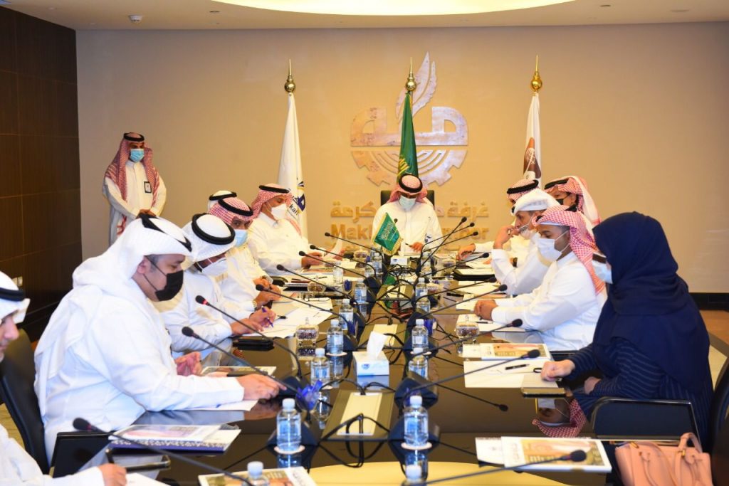 إنشاء مراكز داخل الغرف التجارية لتقديم الاستشارات لتصحيح أوضاع التستر التجاري