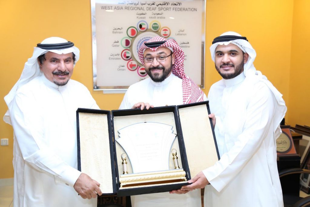 الإتحاد السعودي لرياضة الصم يمنح المهندس مدني عضوية البطاقه الشرفية