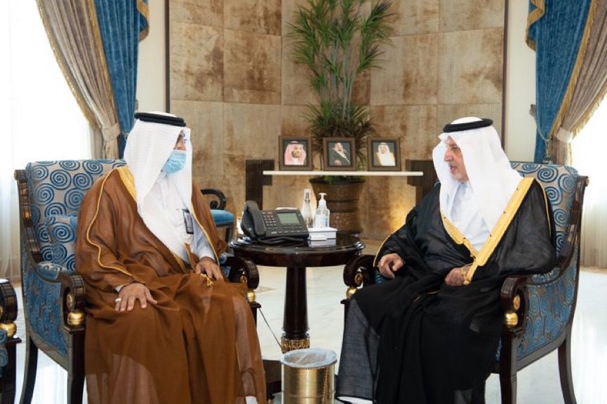 سمو أمير منطقة مكة المكرمة يستقبل  مدير البريد السعودي بالمنطقة