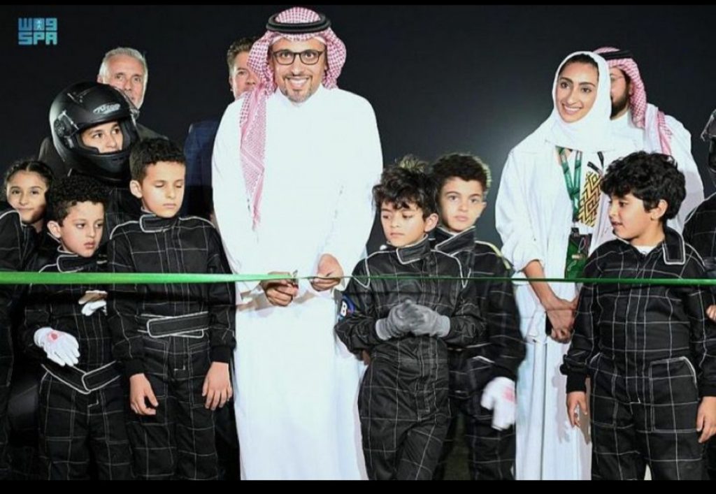 رئيس الاتحاد السعودي للسيارات والدراجات النارية يدشّن برنامج “نجم الكارتينغ السعودي”