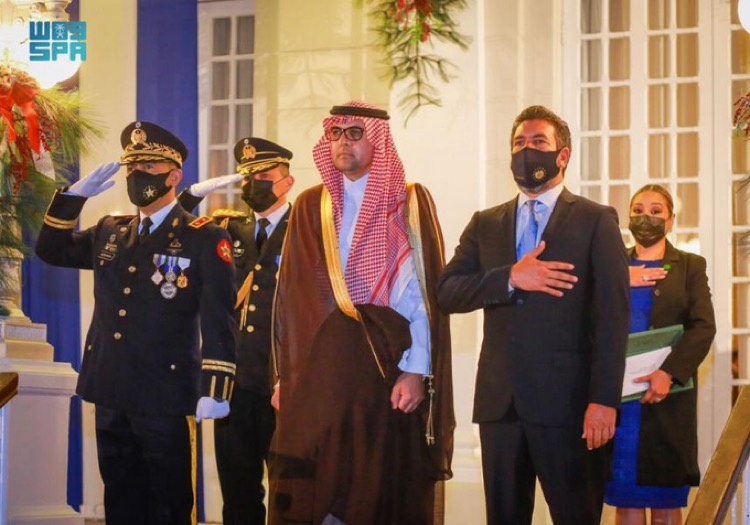 السفير المالكي يُقدّم أوراق اعتماده سفيراً غير مقيم لرئيس جمهورية السلفادور