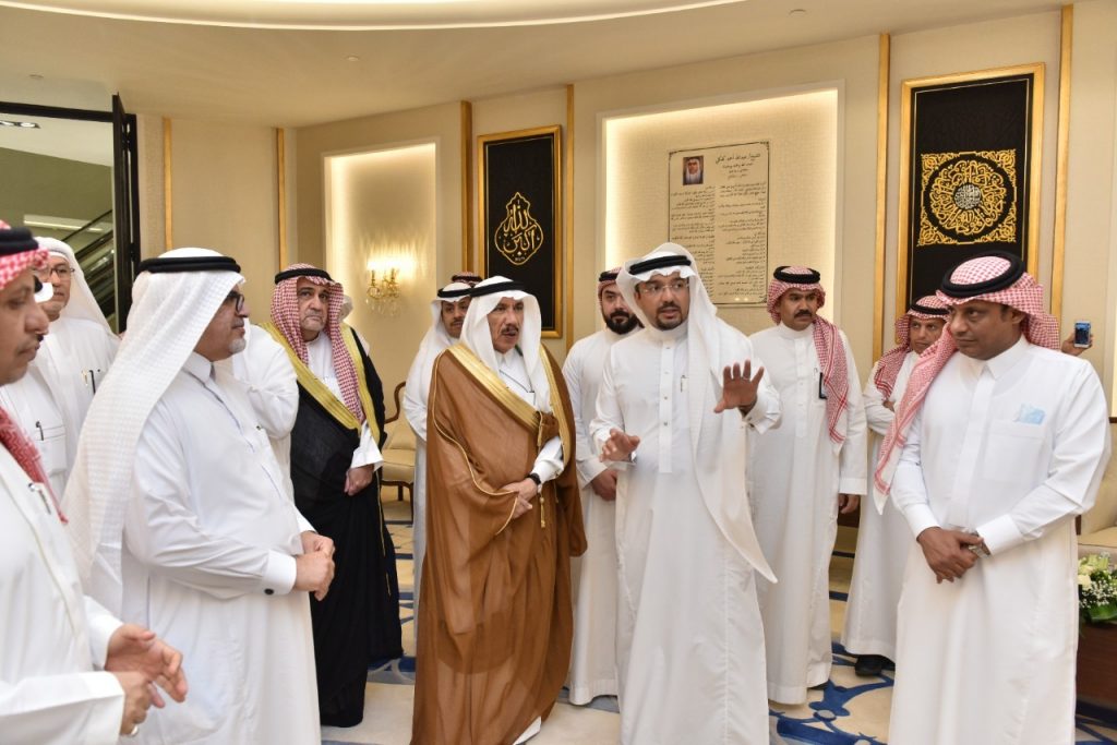 غرفة مكة” تطلق اسم عبدالله كعكي على أحدث قاعاتها