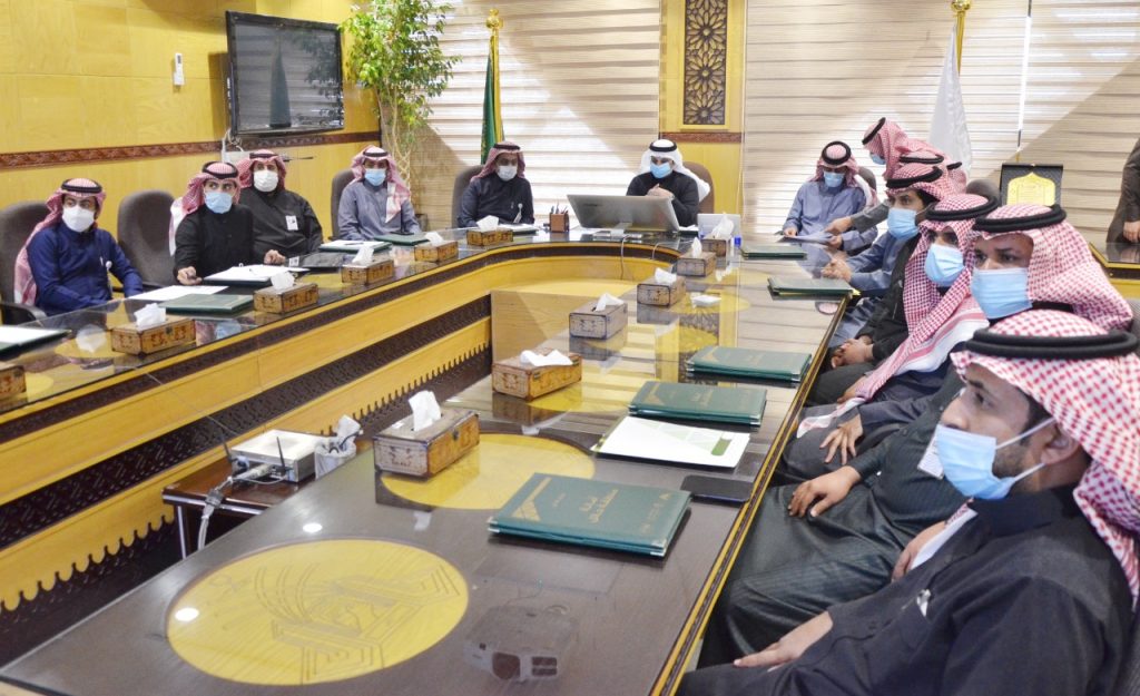 أمين منطقة حائل يعقد اجتماع دوري لمناقشة سير تنفيذ خطط معالجة التشوه البصري