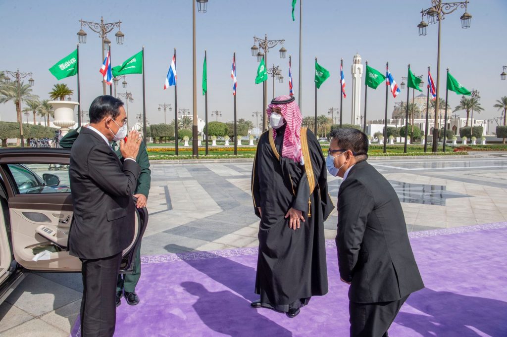 سمو ولي العهد يستقبل رئيس الوزراء وزير الدفاع في مملكة تايلند ويعقدان جلسة مباحثات رسمية