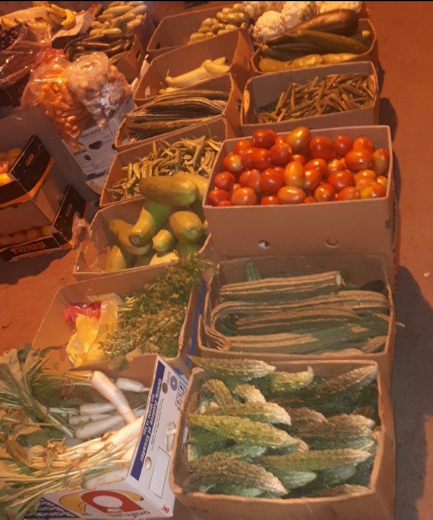 إغلاق 4 منشآت تجارية مخالفة ومصادرة أكثر من 2 طن مواد غذائية فاسدة بمكة