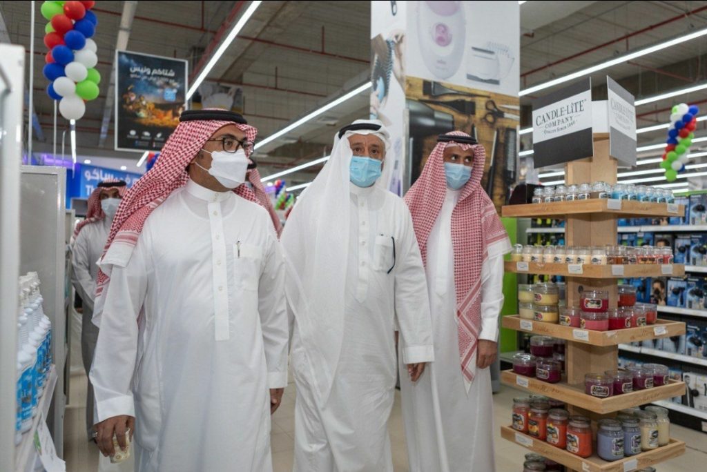 وكيل أمين العاصمة المقدسة للبلديات يفتتح مشروع البلد بلازا