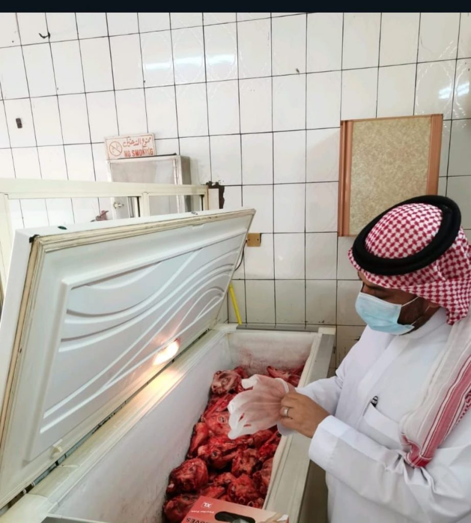 مصادرة (135) رأس من الأغنام بمكه المكرمه