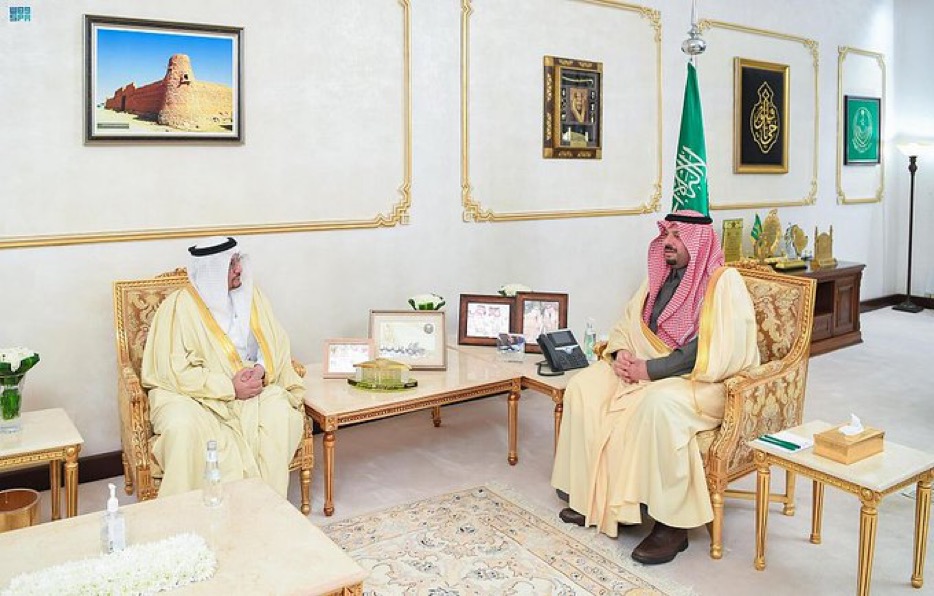 سمو أمير منطقة الحدود الشمالية يستقبل وزير التعليم